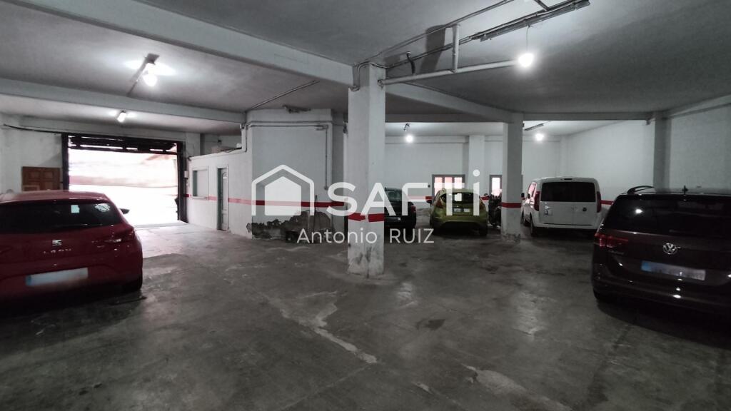Imagen 2 de Gran local de 285  m² cerca de la  Avda. de la Libertad. SIN COMISIÓN DE COMPRA.