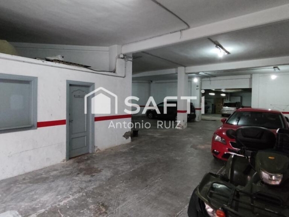 Imagen 3 de Gran local de 285  m² cerca de la  Avda. de la Libertad. SIN COMISIÓN DE COMPRA.