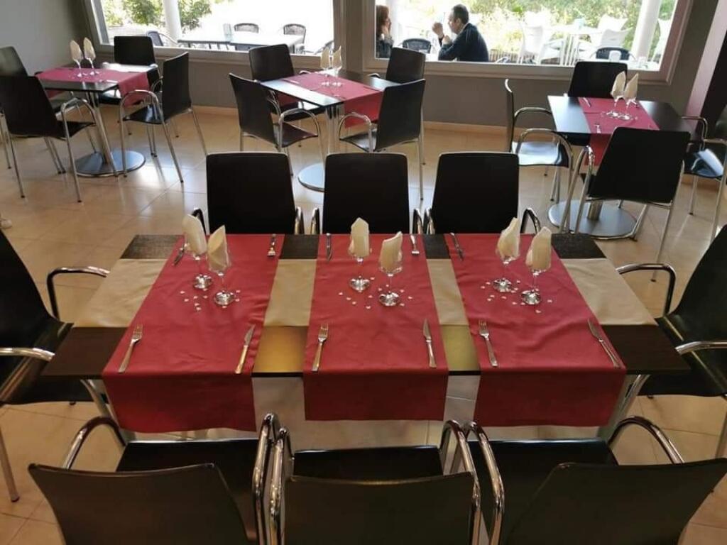 Imagen 2 de En Venta: Local Comercial de 155m² - Centro de Estepona