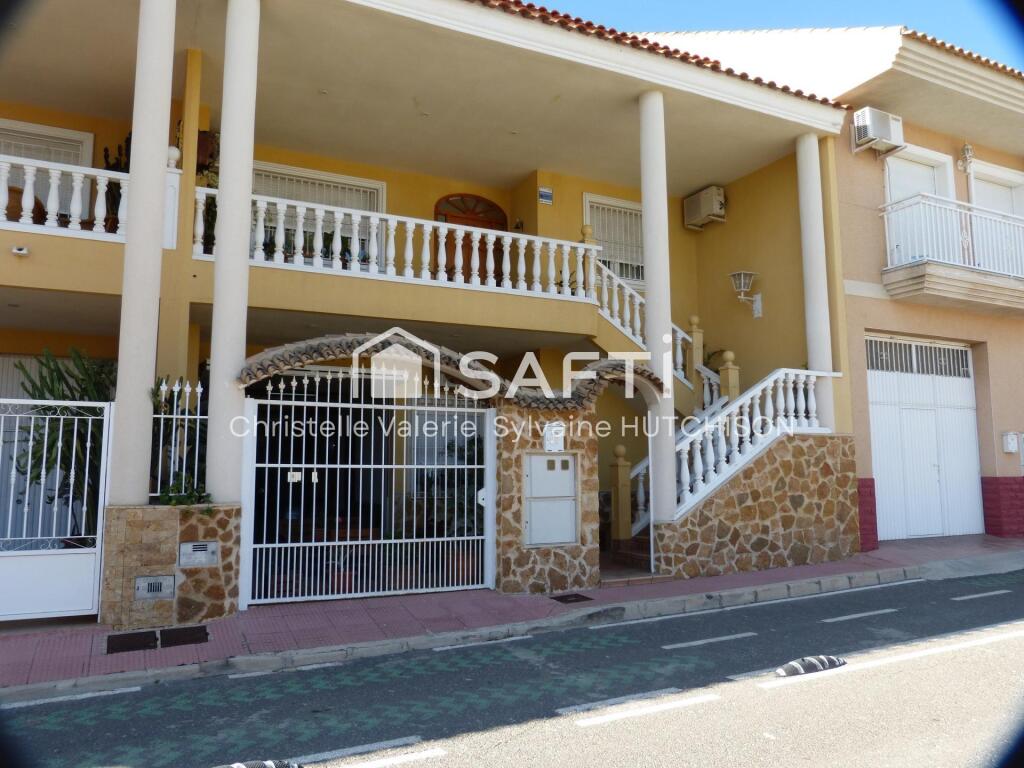 Imagen 2 de Grande casa unifamiliar con 5 dormitorios y garaje