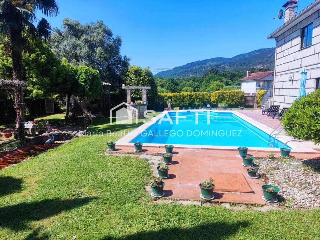 Imagen 2 de SE VENDE CON FINCA Y PISCINA EN RIBADELOURO - TUY