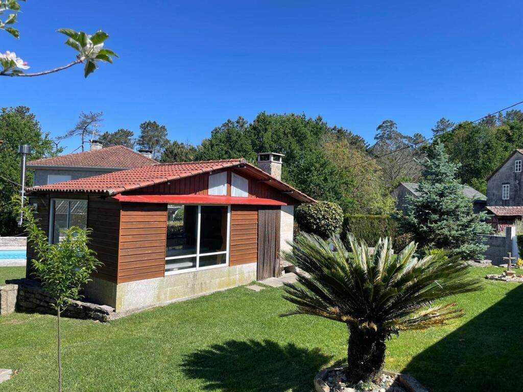 Imagen 2 de SE VENDE CHALET INDEPENDIENTE EN CRISTIÑADE - PONTEAREAS - PONTEVEDRA.