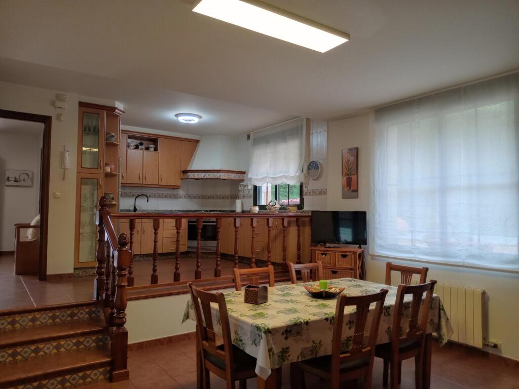 Imagen 4 de SE VENDE ESPECTACULAR VIVIENDA DE 188 METROS EN BELUSO - BUEU ( PONTEVEDRA) CON VISTAS AL MAR