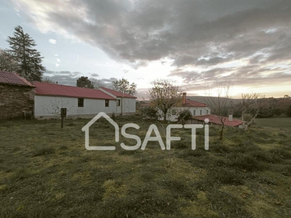 Imagen 4 de ENCANTADORA CASA RÚSTICA REFORMADA EN LALÍN