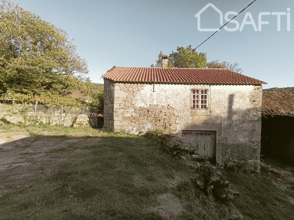 Imagen 3 de ENCANTADORA CASA RURAL SOBRE LA LADERA DEL MONTE FARO
