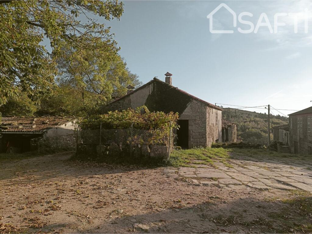 Imagen 4 de ENCANTADORA CASA RURAL SOBRE LA LADERA DEL MONTE FARO