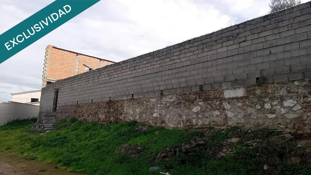 Imagen 3 de Excepcional Solar Urbano en Lagartera: 1.997 m² con Todos los Servicios