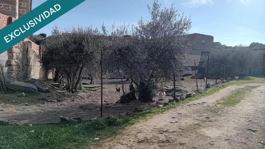 Imagen 3 de Excepcional Solar Urbano en Lagartera: 890 m² con Todos los Servicios