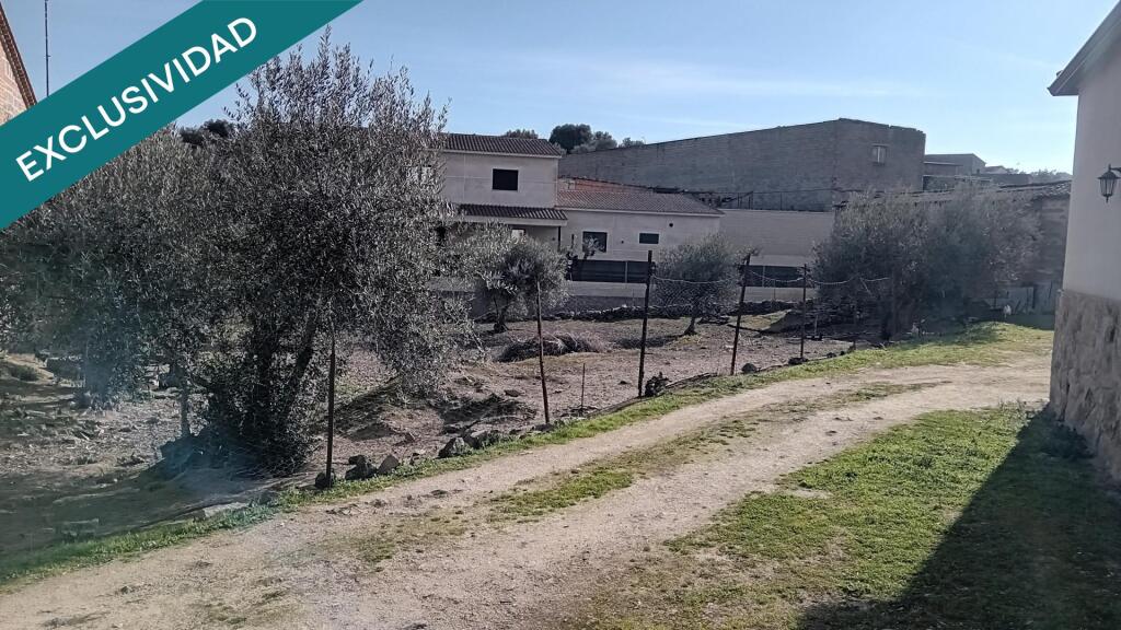 Imagen 4 de Excepcional Solar Urbano en Lagartera: 890 m² con Todos los Servicios