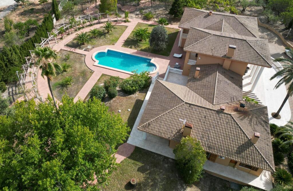 Imagen 3 de ESPECTACULAR VILLA EN ONTINYENT