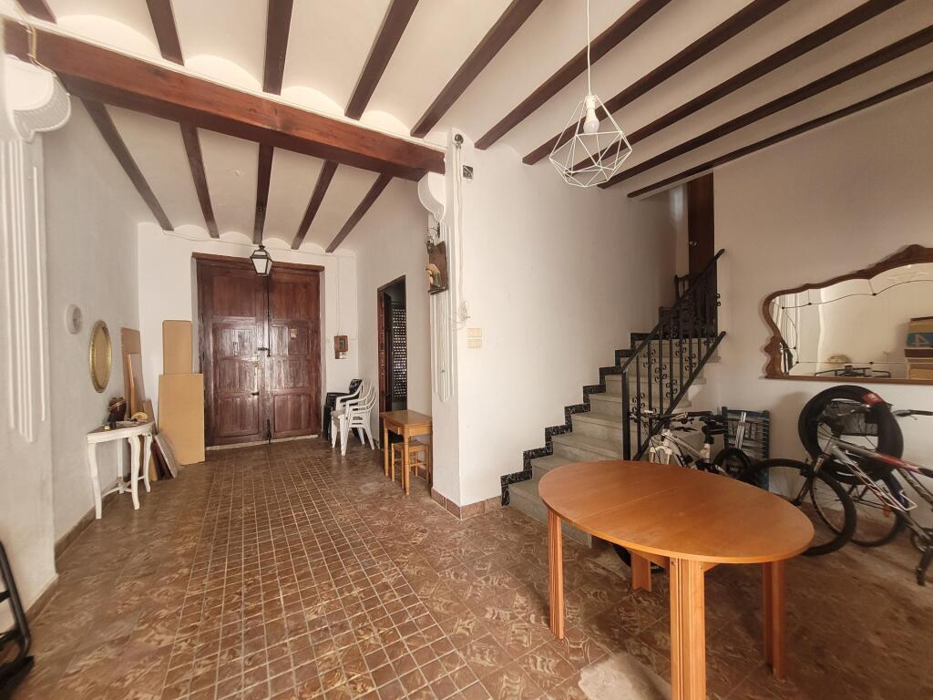 Imagen 2 de EXCELENTE OPORTUNIDAD! CASA PARCIALMENTE REFORMADA EN AIELO DE MALFERIT.