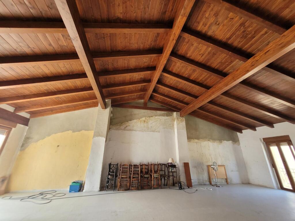 Imagen 4 de EXCELENTE OPORTUNIDAD! CASA PARCIALMENTE REFORMADA EN AIELO DE MALFERIT.