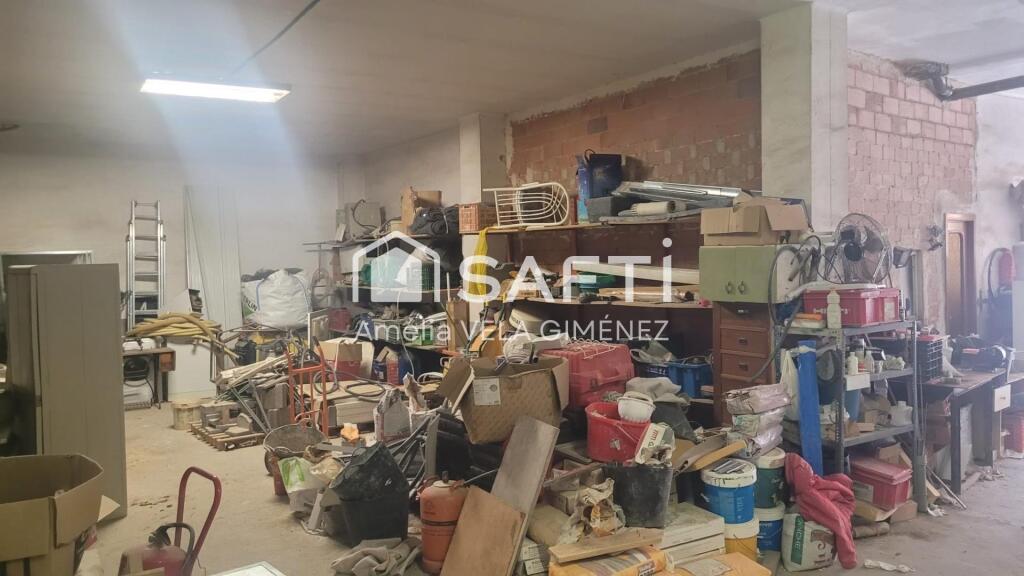 Imagen 4 de Local de gran tamaño con muchas posibilidades.