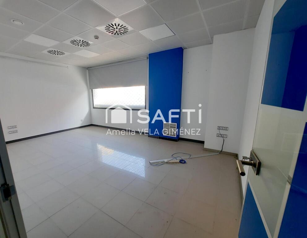 Imagen 4 de Inmejorable local para tu negocio en Puerto de Sagunto.