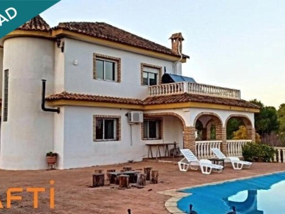 Imagen 1 de Chalet independiente en Chiva.