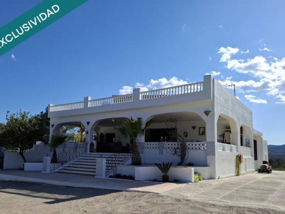 Imagen 1 de ESPECTACULAR VILLA DE LUJO EN GUADASSUAR