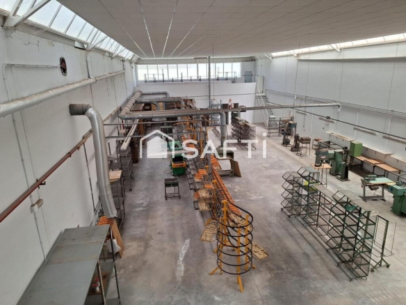 Imagen 1 de Nave industrial a la venta en El Rubial - 615 M² - Sin comision