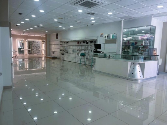 Imagen 1 de Local Comercial en el centro de Almoradí