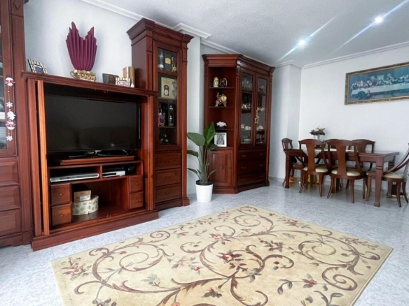 Imagen 1 de Amplio piso en Rojales