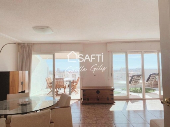 Imagen 1 de Ático de 3 plantas con licencia turística en Torrevieja.