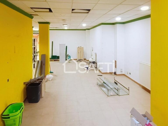 Imagen 1 de Local Comercial en el Centro de Sama.