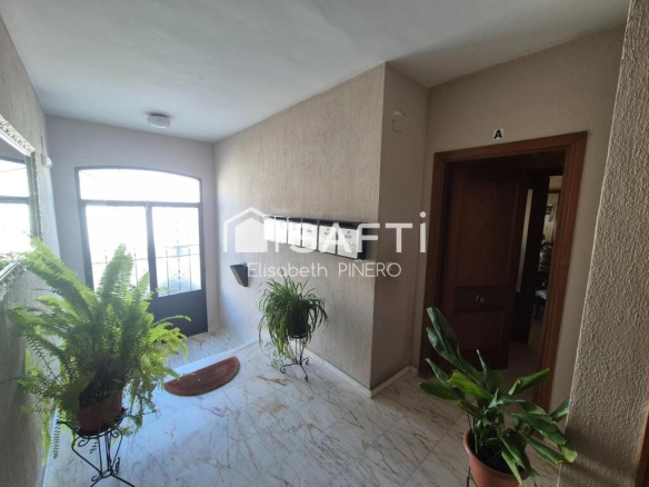 Imagen 2 de PISO BAJO CON PATIO Y GARAJE