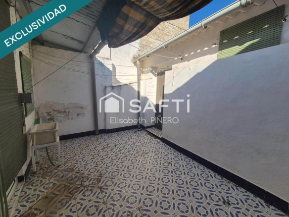 Imagen 2 de Gran oportunidad en el corazón de Montijo. Casa con patio