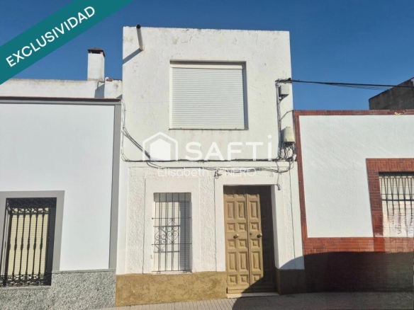 Imagen 1 de Gran oportunidad en el corazón de Montijo. Casa con patio