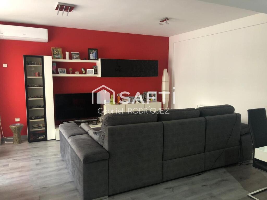 Imagen 3 de ¡Oportunidad en Urbanización Guadiana! Chalet adosado