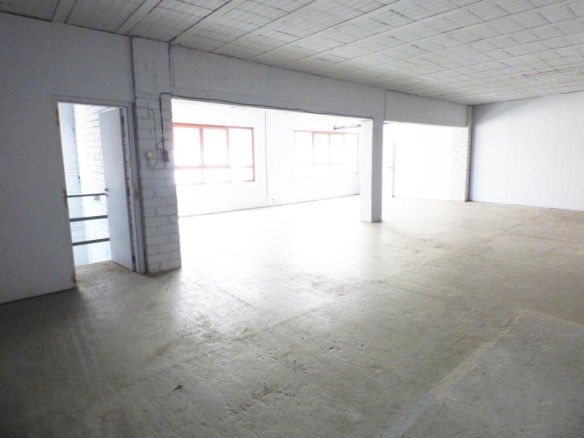 junto a Plaza de Catalunya