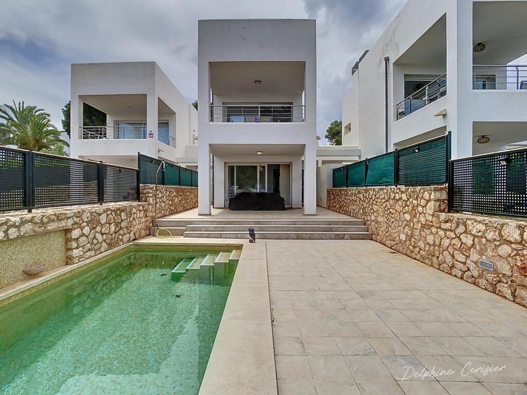 Imagen 2 de Casa con vistas al puerto de Cala d'Or en primera línea y licencia turística