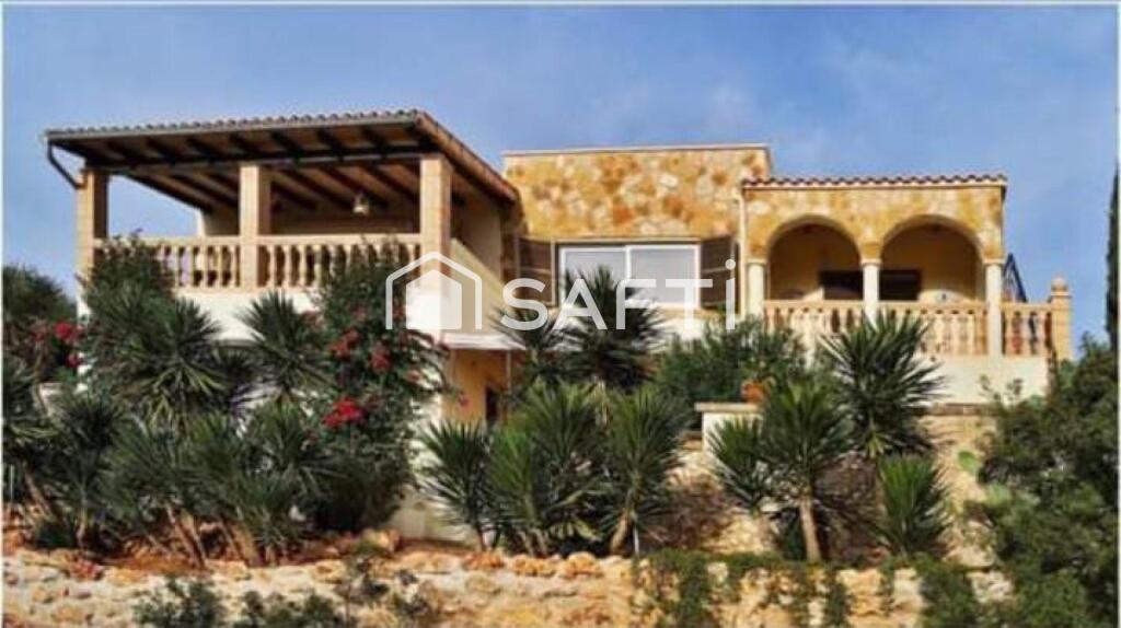Imagen 4 de Hermosa Villa en CALA ROMÁNTICA