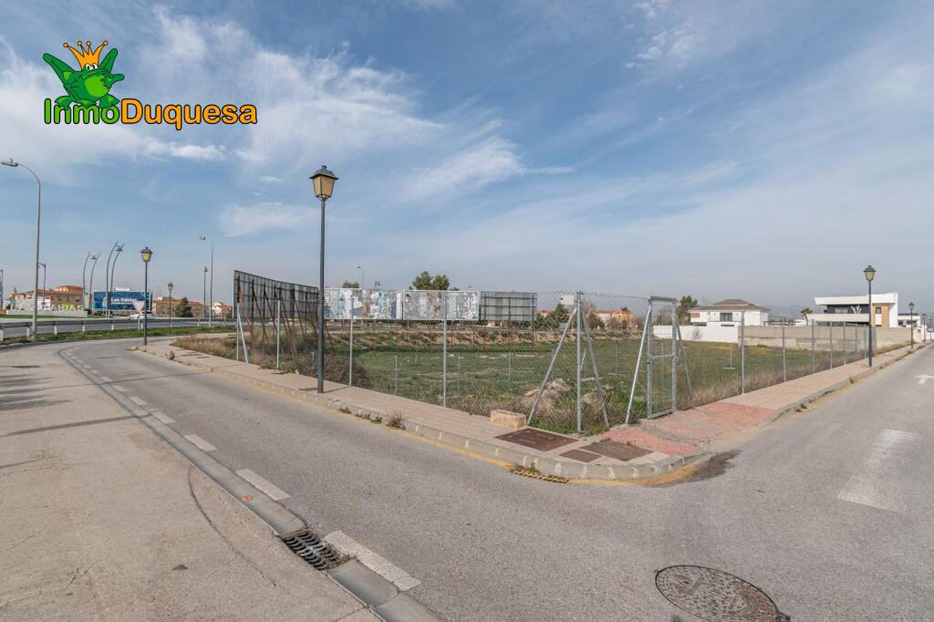 Imagen 3 de Solar urbano en la entrada de Las Gabias (Urb. Los Chopos)