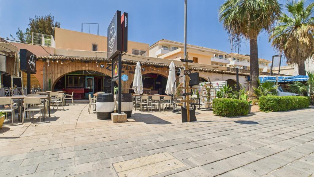 Imagen 3 de Traspaso 99.000€ - Bar con licencia "Concert Live"