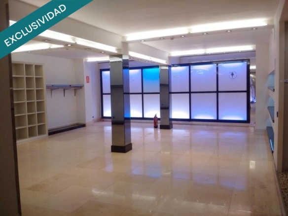 Imagen 1 de Amplio Local comercial en zona exclusiva de Barcelona
