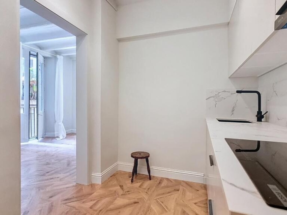 Imagen 3 de Piso a estrenar a 50 metros de la famosa Plaza Reial