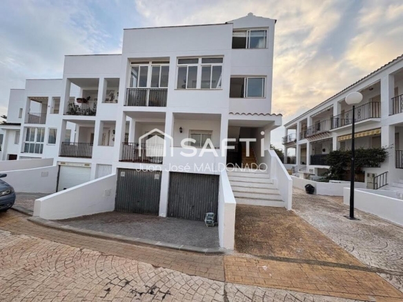 Imagen 2 de ¡Vive a solo 50 metros del mar en Peñíscola! Adosado con vistas