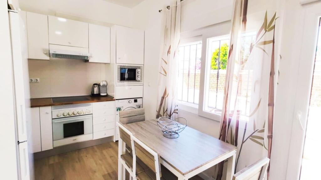 Imagen 2 de Encantador apartamento en la costa de Vinaròs – a 2 min de la playa