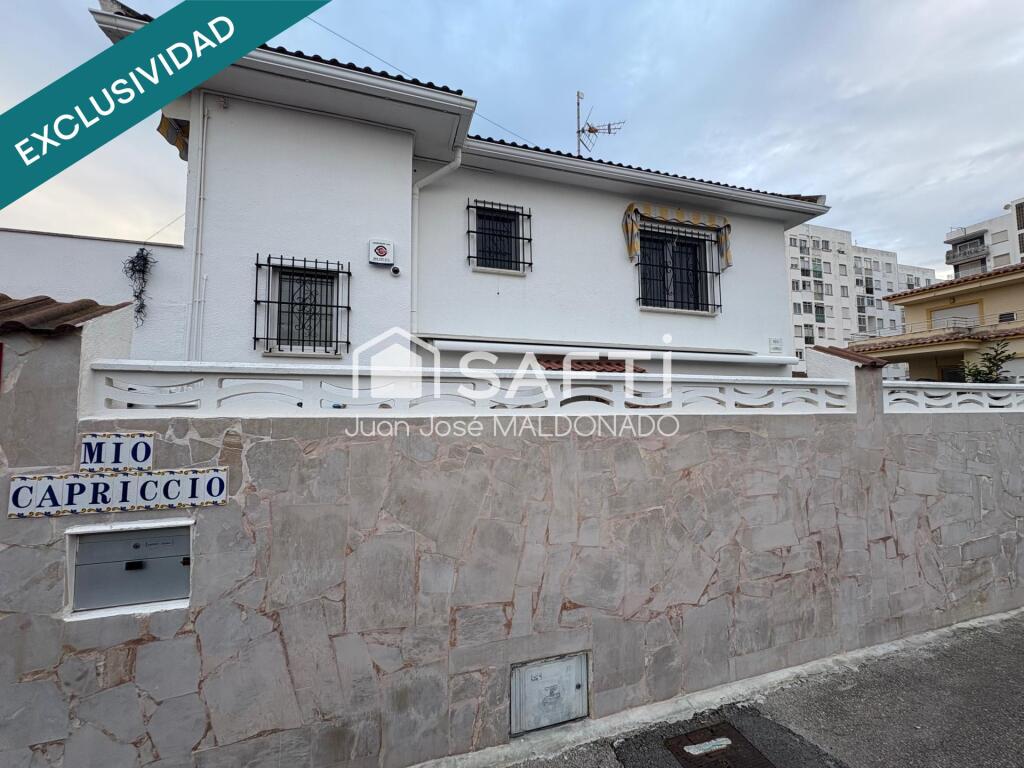 cerca del mar y vida al aire libre.