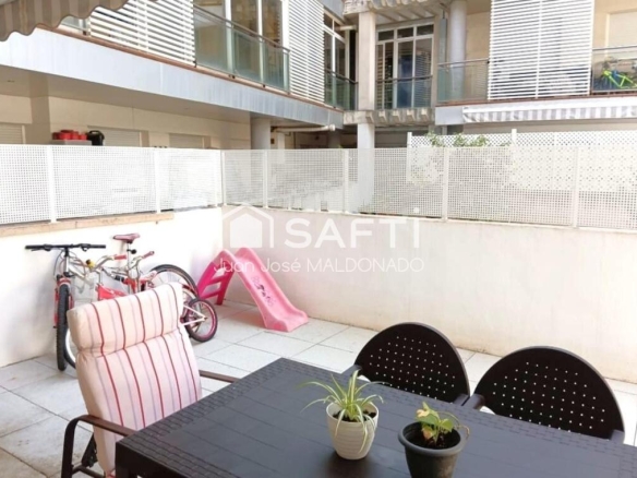 Luminoso y a Un Paso de Todo