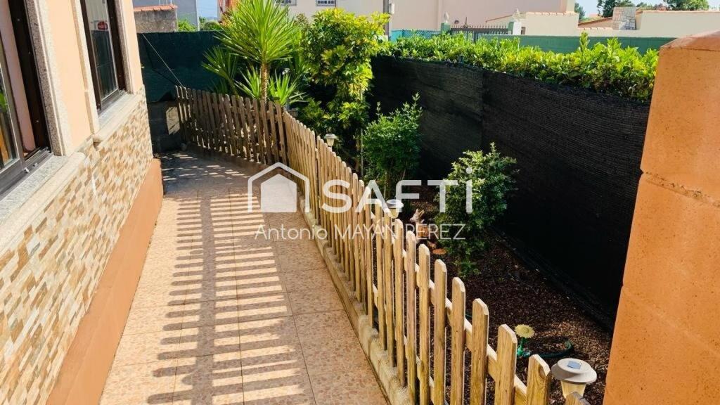 Imagen 3 de CASA EN VENTA EN AREEIROS - CASTIÑEIRAS - RIBEIRA