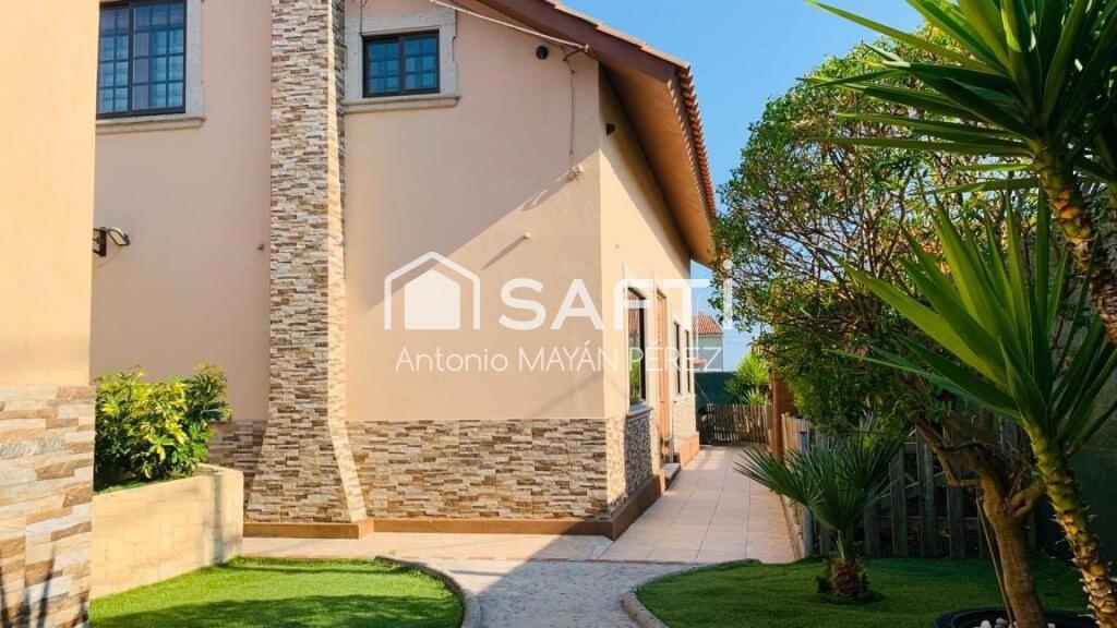 Imagen 4 de CASA EN VENTA EN AREEIROS - CASTIÑEIRAS - RIBEIRA