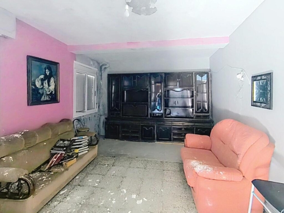 Imagen 4 de Casa para restaurar con huerta cerca de la playa de As Furnas.