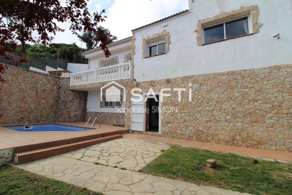 Imagen 2 de CASA 2 VIVIENDAS PISCINA LLORET DE MAR.