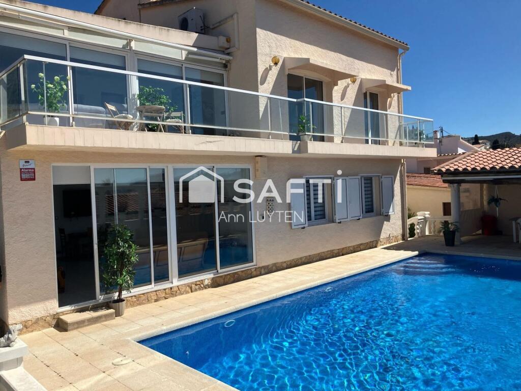 Imagen 3 de Casa con dos viviendas en venta Mas Fumats Roses