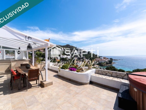 Imagen 1 de Atico vistas bahia de Roses con garaje 3 coches