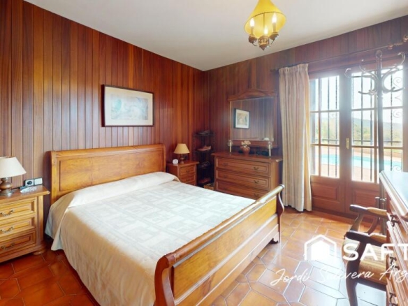 BODEGA Y CAMPO DE FÚTBOL!