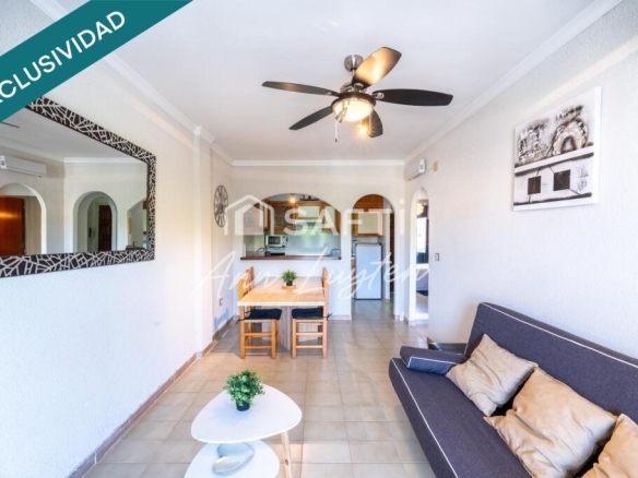 Imagen 3 de Piso con vistas al canal y piscina en Empuriabrava.