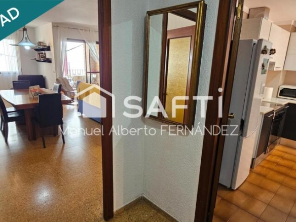 Imagen 2 de Oportunidad; Gran piso con licencia turística cerca de la playa en Lloret de Mar