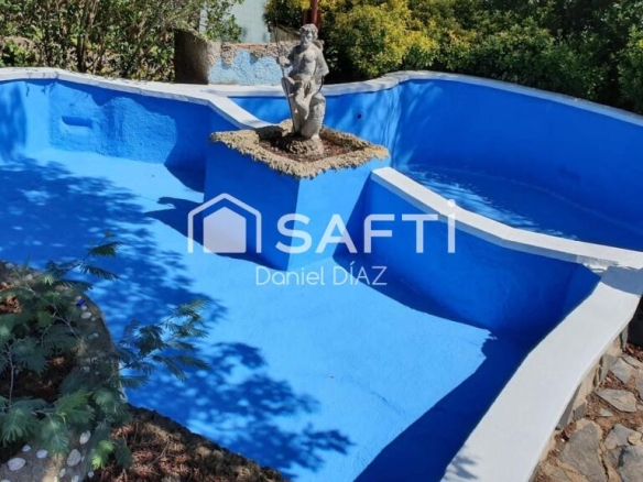 Imagen 4 de Casa de tres Plantas y Pozo.